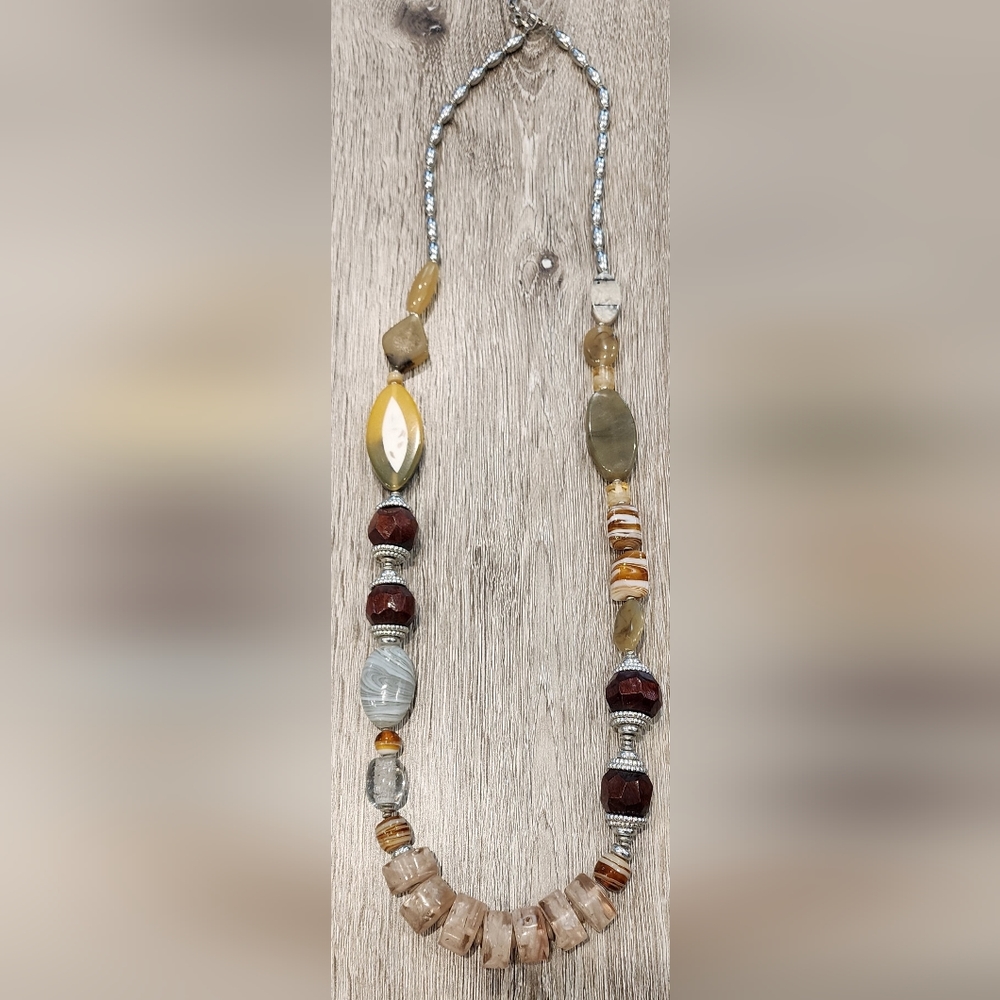 Resin & bead statement necklace, silver tone